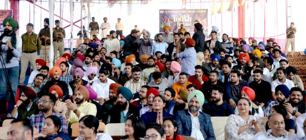 Week long inter-college youth festival of Guru Angad Dev Veterinary and Animal Sciences University, Ludhiana concluded with a note of gaiety