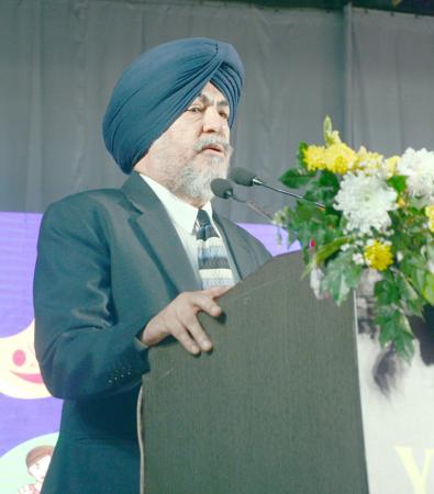 Dr. Jatinder Paul Singh Gill, Vice-Chancellor Addressing