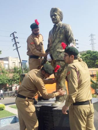 NCC Cadets of Guru Angad Dev Veterinary and Animal Sciences University, Ludhiana carried out various activities in the Swachhta hi Sewa campaign