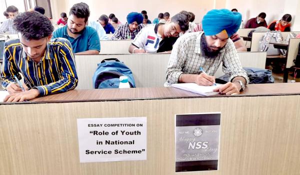 Vet Varsity organizes Inter College essay writing competition on NSS Day